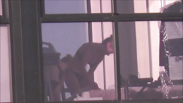 男が幼虫とアナルセックスを手配できるようにしている学生 女性 の セックス 動画